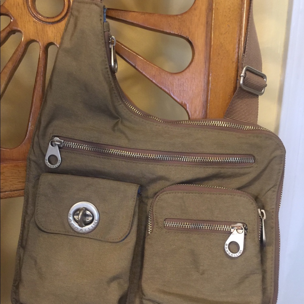 Baggallini  crossbody purse